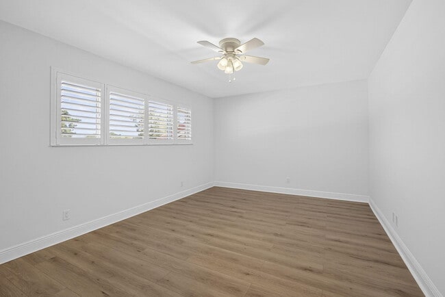 Building Photo - 259 Old Meadow Way