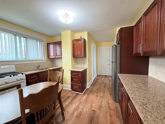 Building Photo - 46 Dunston Ave