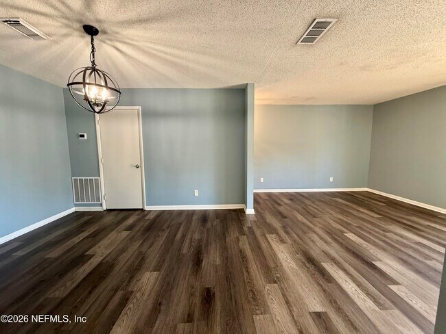 Building Photo - 3765 Crown Point Rd