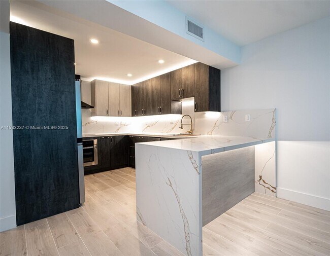 Primary Photo - 18081 Biscayne Blvd