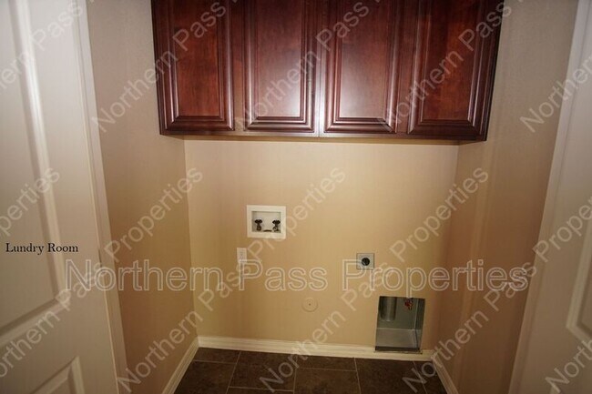 Building Photo - 3628 Grand Bahamas Dr
