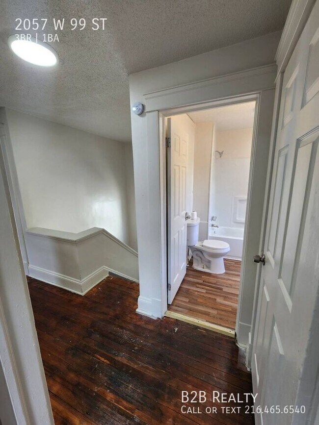 Building Photo - 2057 W 99th St