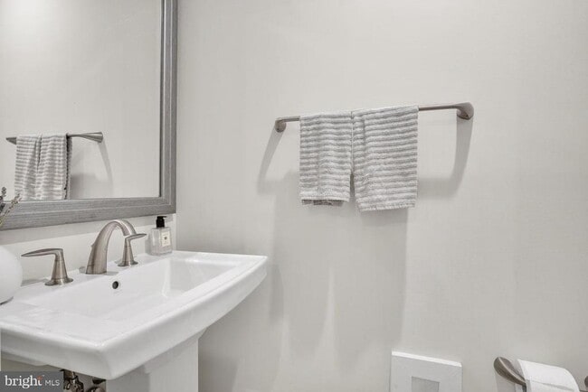 Building Photo - 7436 Backett Wood Ter