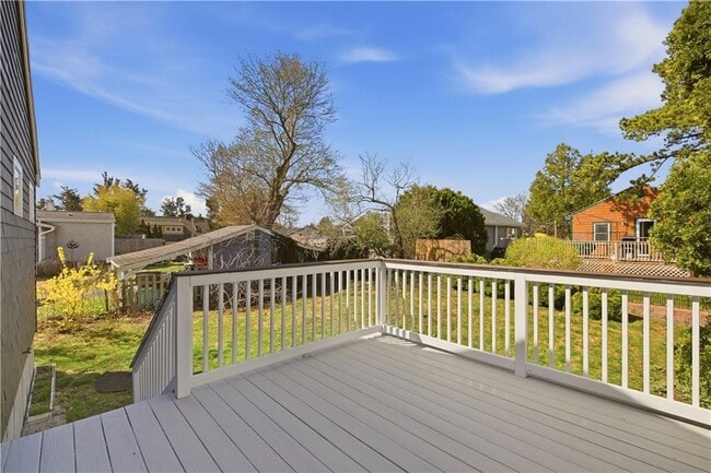 Building Photo - 102 Easton Ave