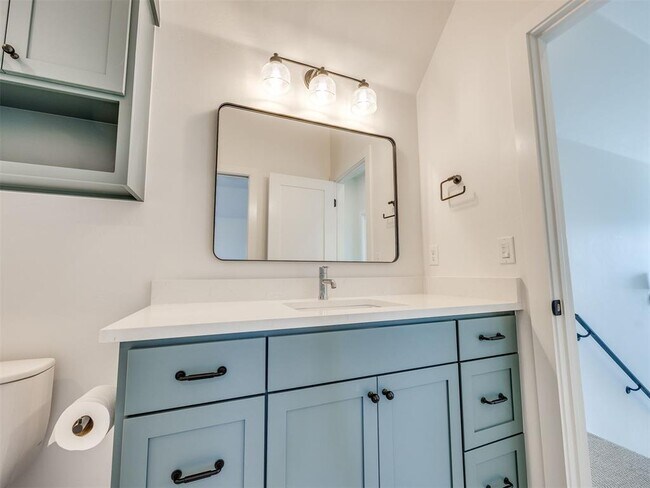 Building Photo - 1078 Hangar Dr