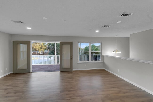 Building Photo - 300 Wildwood St