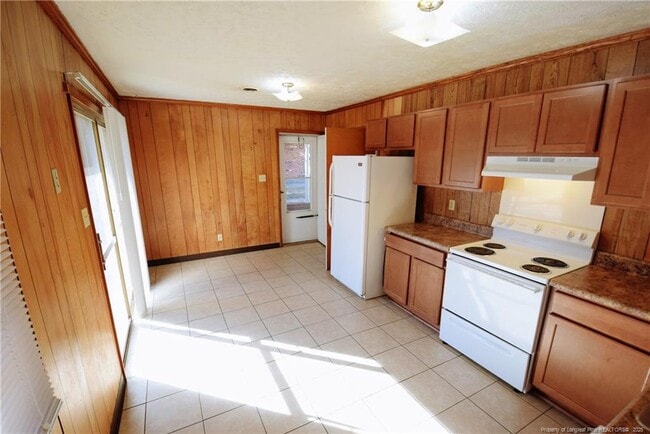 Building Photo - 4738 Rosehill Rd