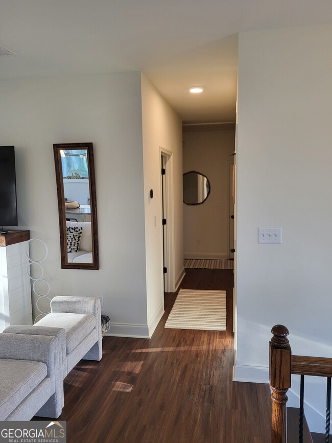 Building Photo - 363 Bayside Ln