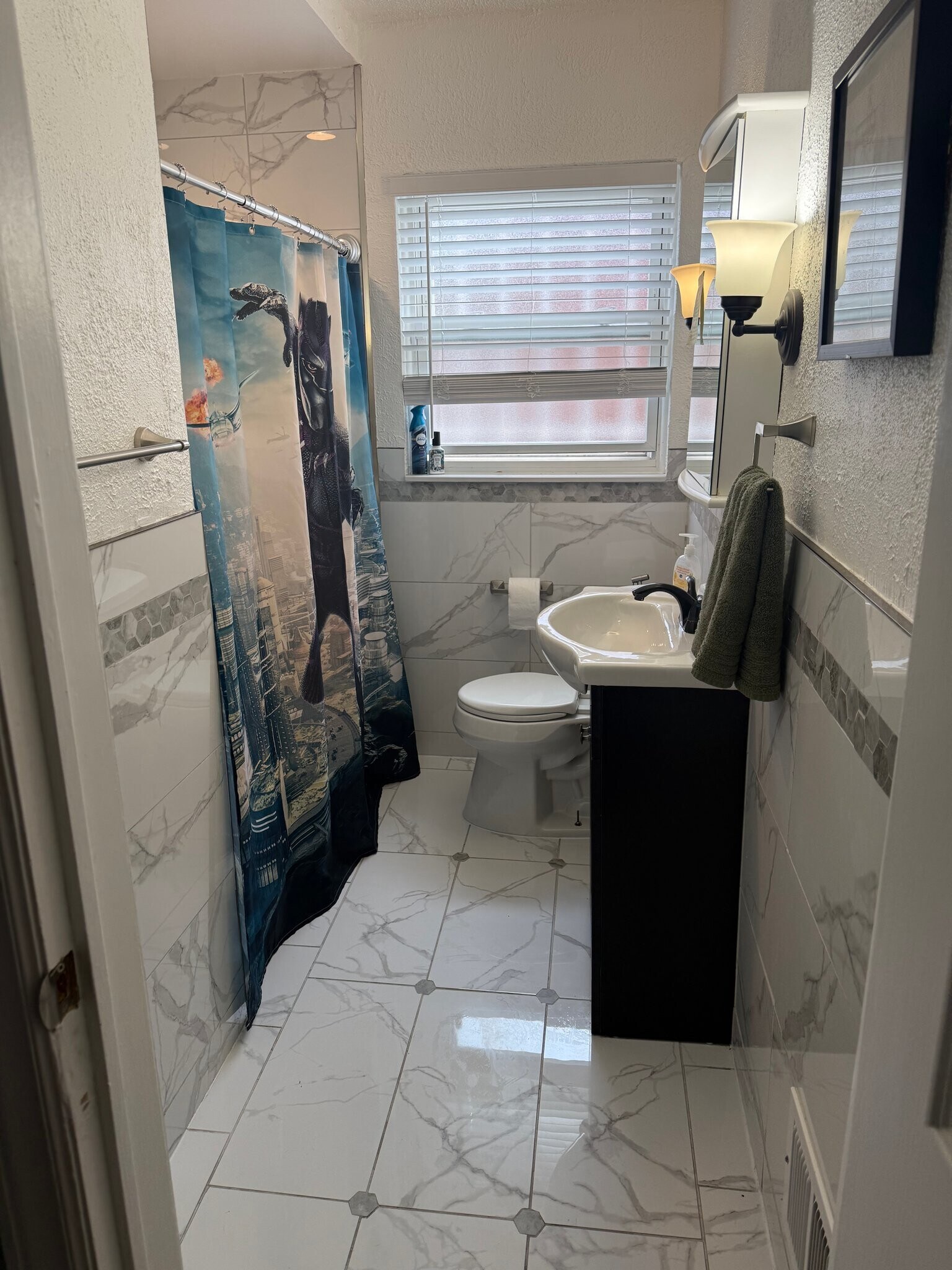 Building Photo - 18506 Snowden St