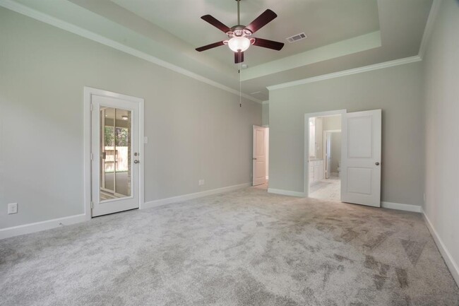 Building Photo - 347 Skyline Ridge Dr