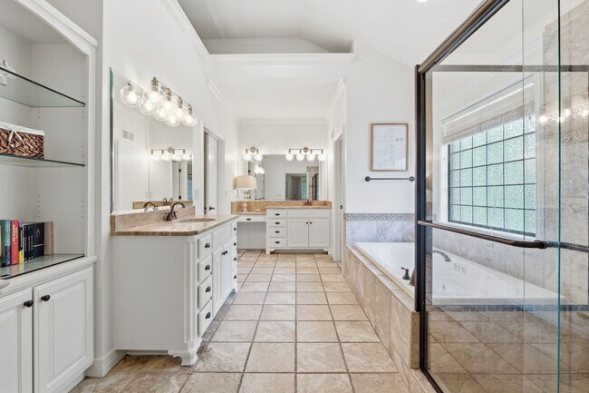 Building Photo - {10500} Luxury Living in Mills Crossing Estates +  Spacious Floorplan with Designer Finishes