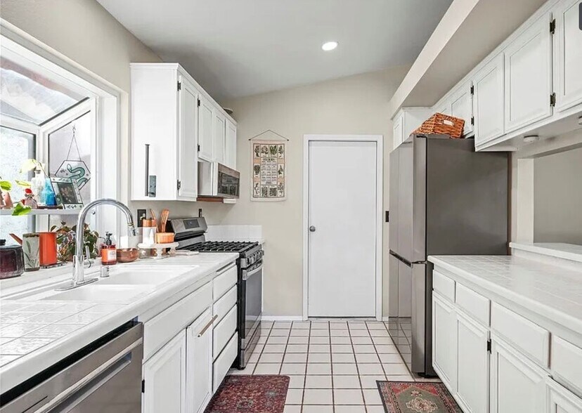 Building Photo - 29827 Camino Cristal