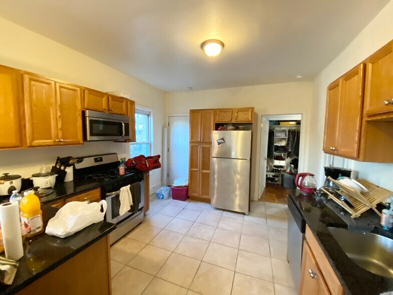 Building Photo - 52 Delle Ave