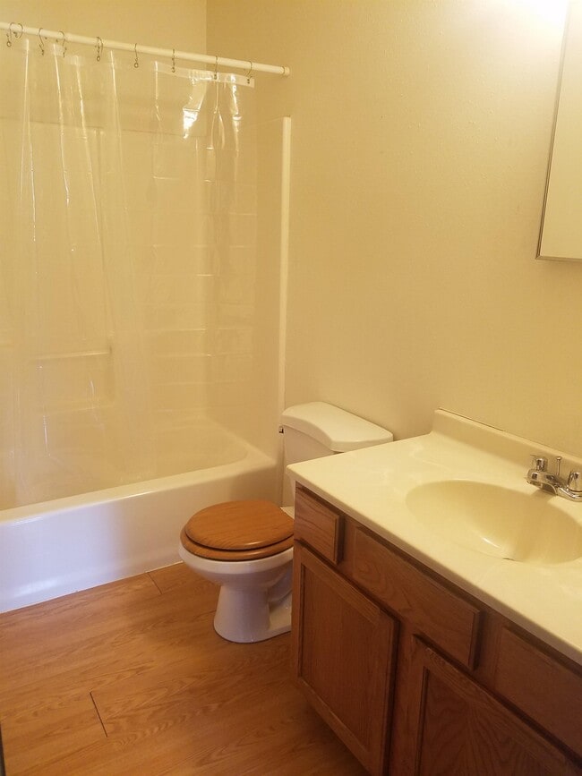 Building Photo - 75 Willow St SE