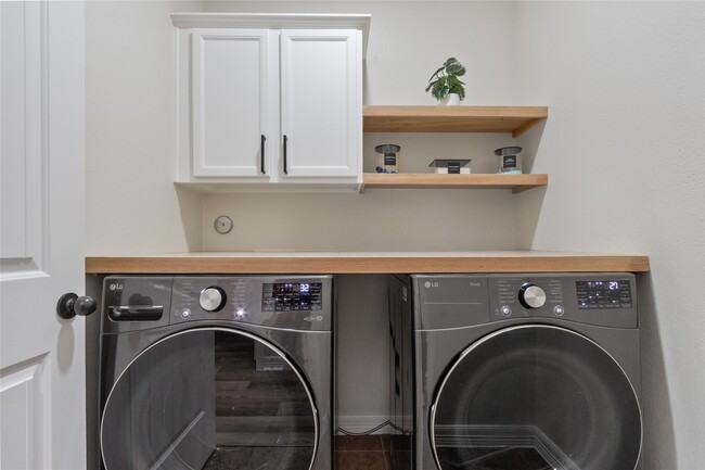 Building Photo - 711 Audra Ln