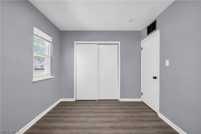 Building Photo - 4684 W 158th St