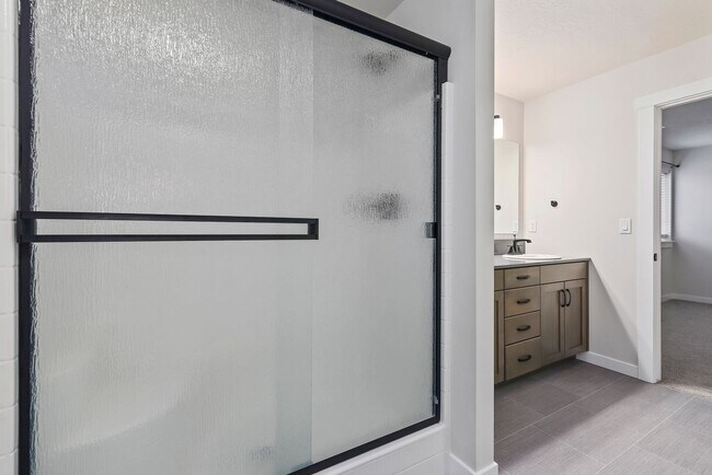 Building Photo - Beautiful 4-Bedroom Home in Meridian – Available Now | $2,400/month