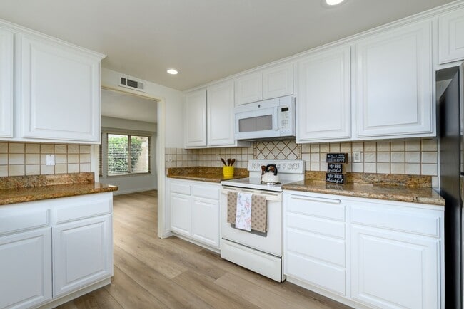 Building Photo - 22106 Village 22