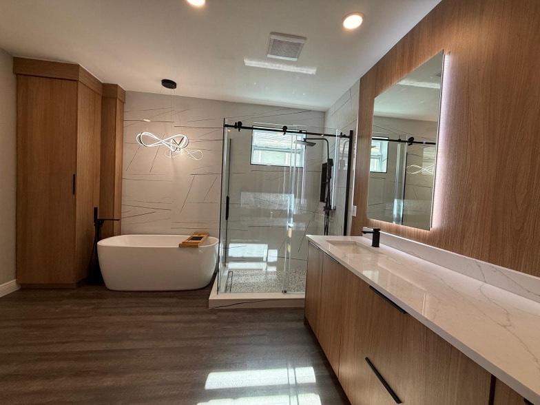 Building Photo - 11805 Holly Creek Dr