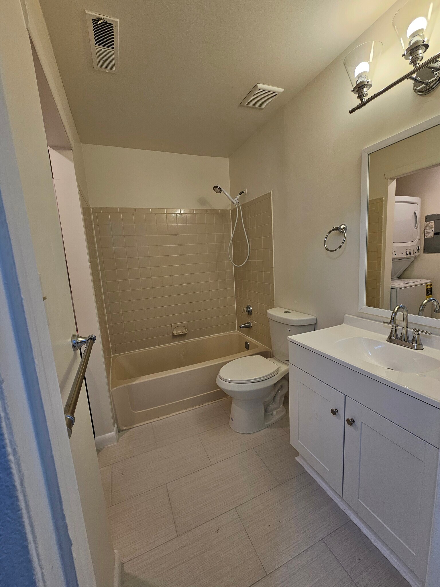 Building Photo - 1108 Ravens Crest Dr