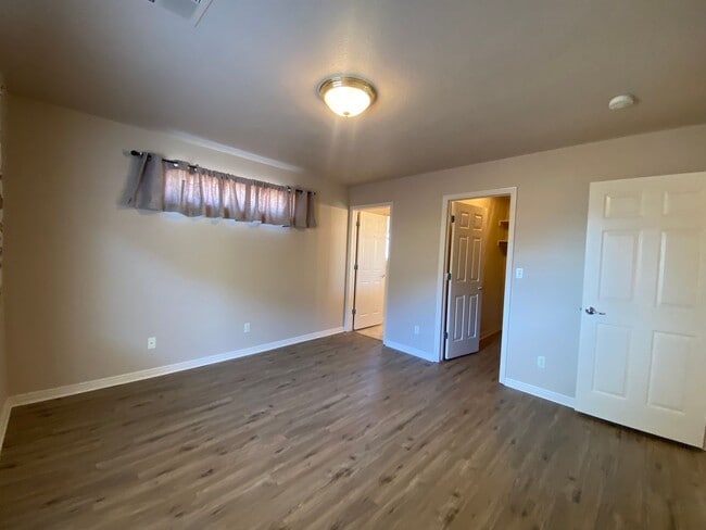 Building Photo - ADORABLE HOUSE FOR RENT IN HURRICANE