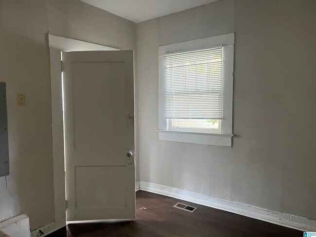 Building Photo - 7708 6th Ave N