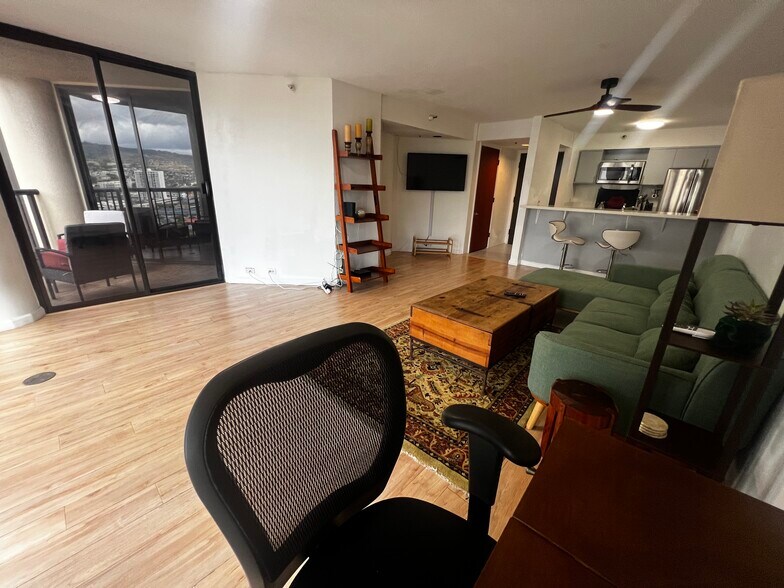 Building Photo - 60 N Beretania St