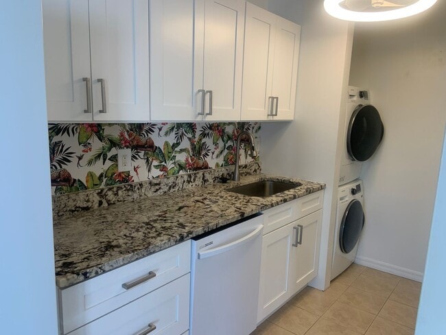 Building Photo - Coquina Key Condo