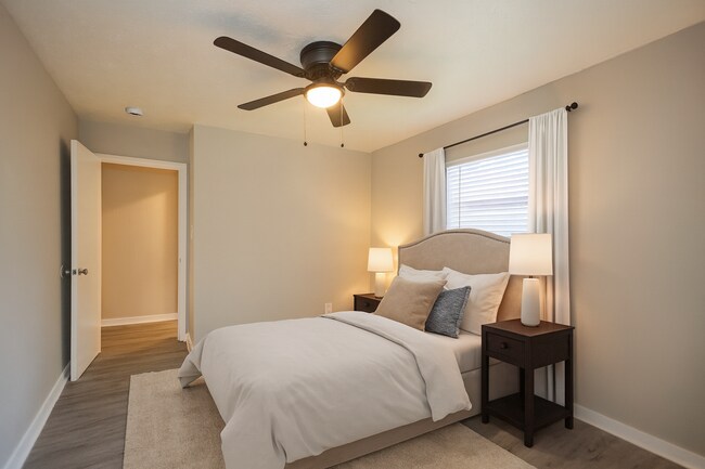 Building Photo - 729 Hammock St