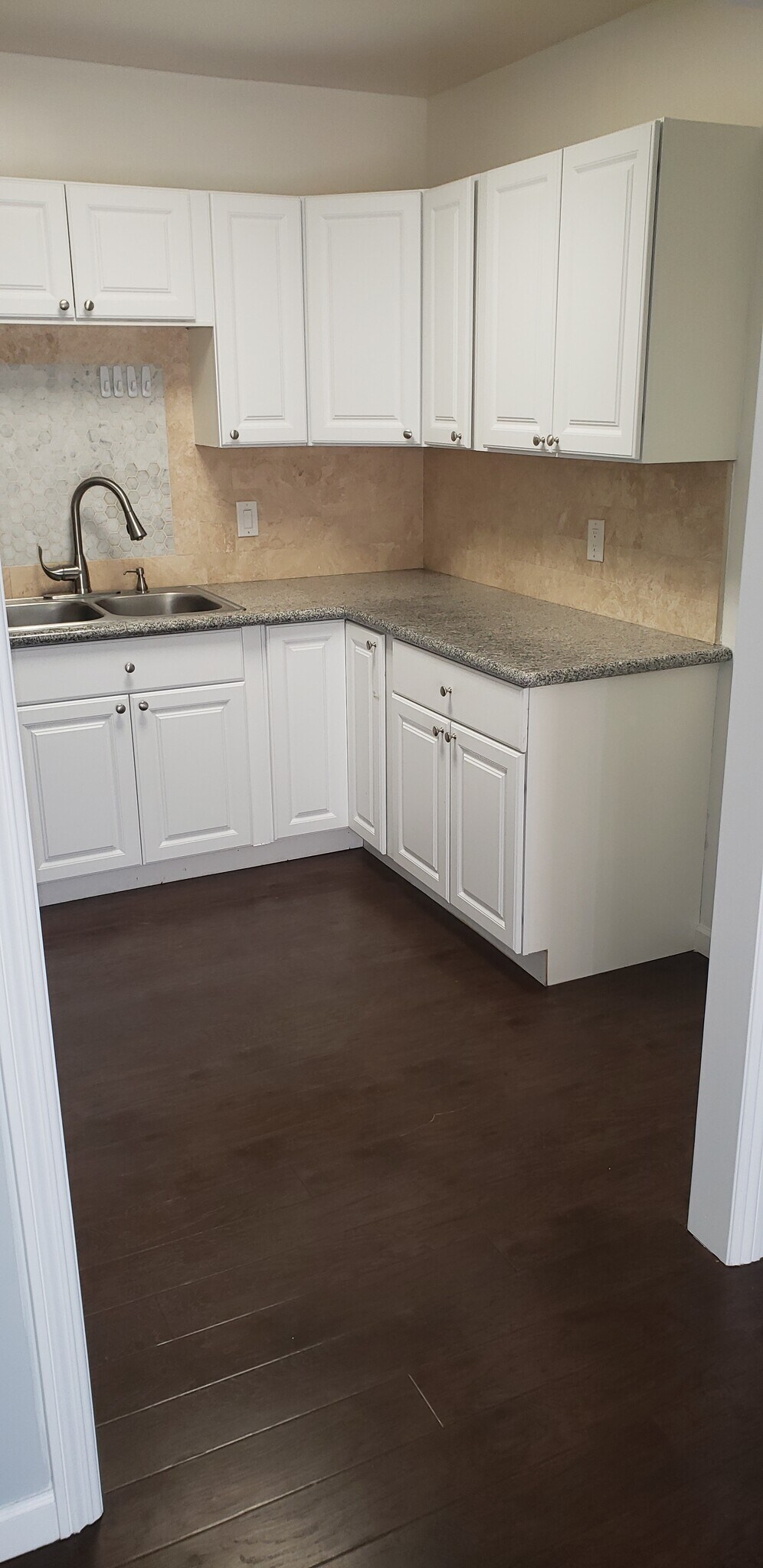 Kitchen - 8131 Lloyd Ave