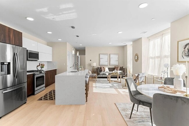 Building Photo - 124 Warren St