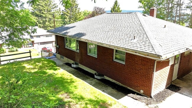 Building Photo - 27 Cornell Ave