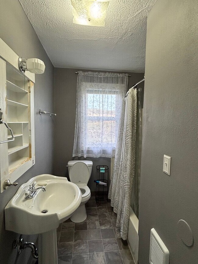 Building Photo - Beautiful views of Mt. Hood!