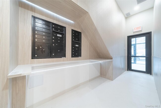 Building Photo - 132-59-132-41 41st Rd