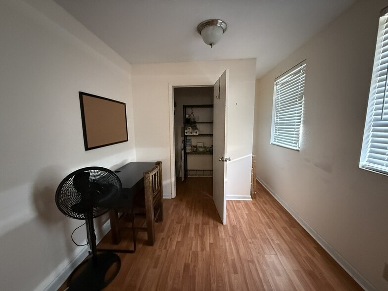 Office/Den w/Walk-in Pantry - 4128 12th Ave N