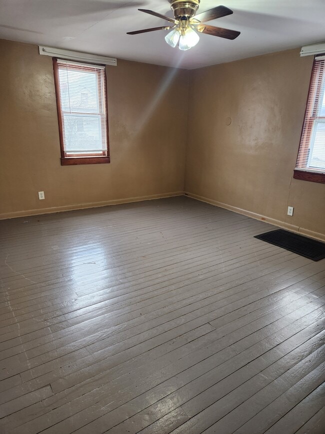 Building Photo - 59 Gilmore St