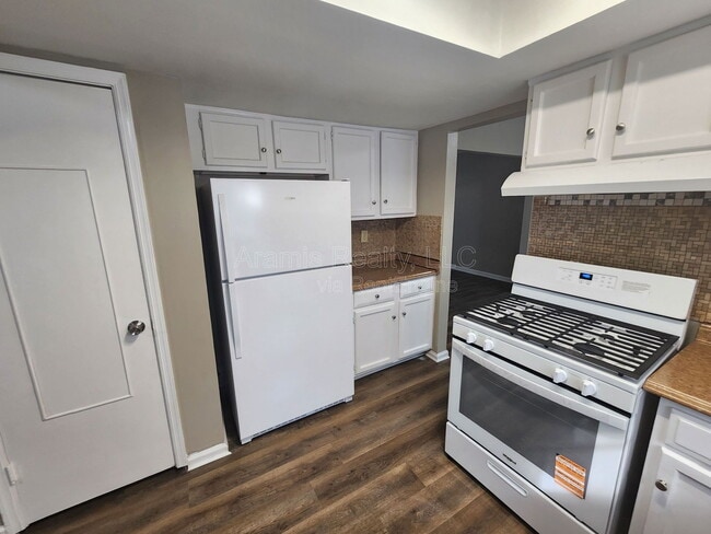 Building Photo - 1366 Heritage Glen Dr