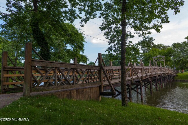 Building Photo - 1733 Melrose Ave