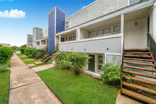 Building Photo - 781 Country Pl Dr