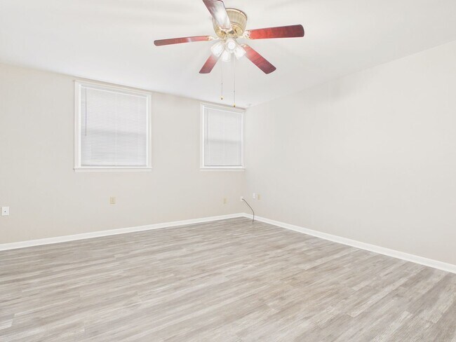 Building Photo - 1924-1926 State St