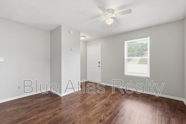 Building Photo - 116 Arrowhead St