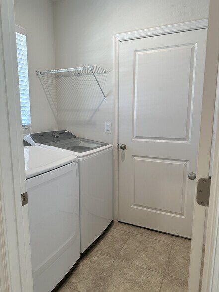 Laundry room - 10782 Old Sycamore Loop