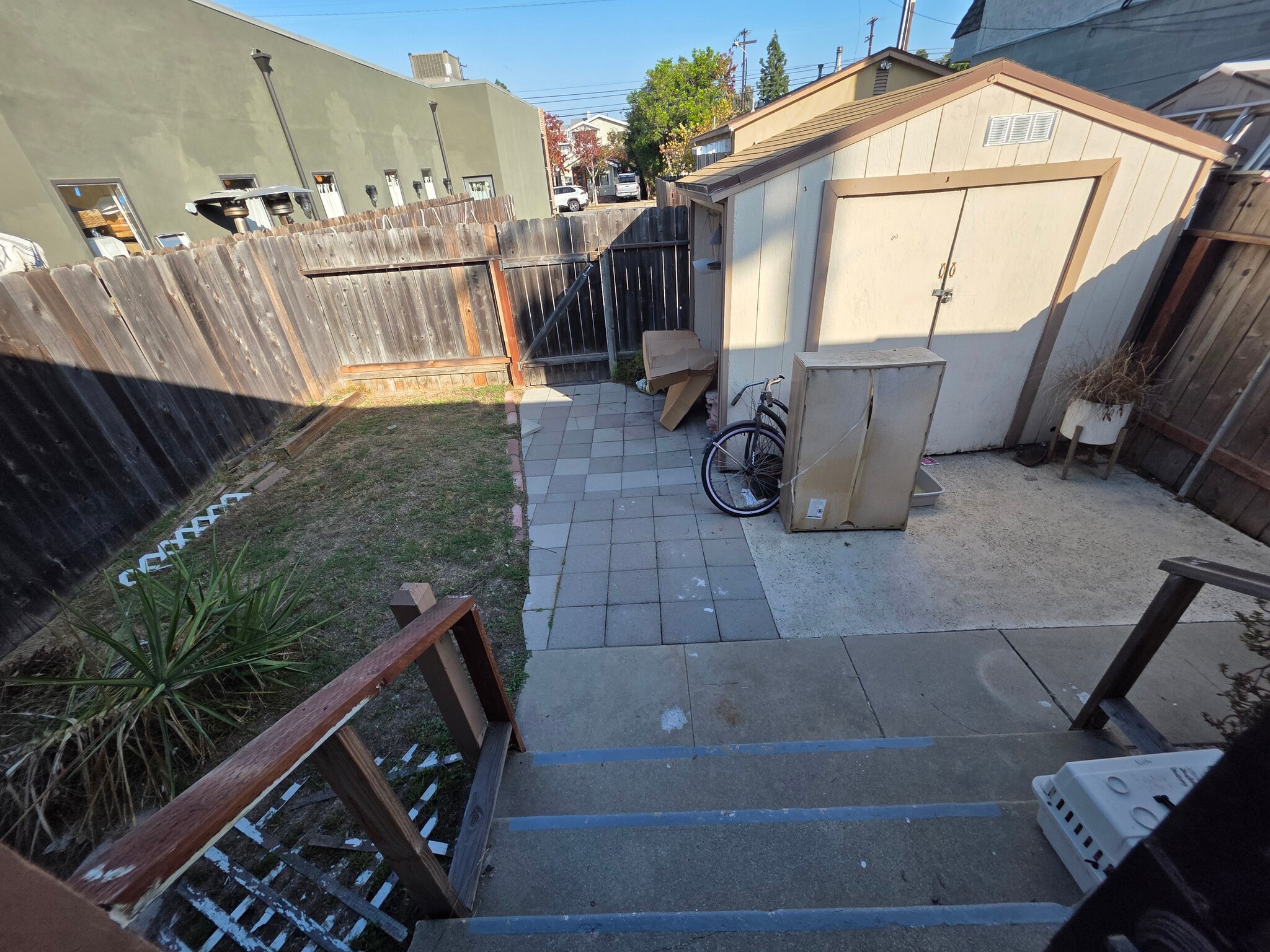 Building Photo - 1139 Loma Ave