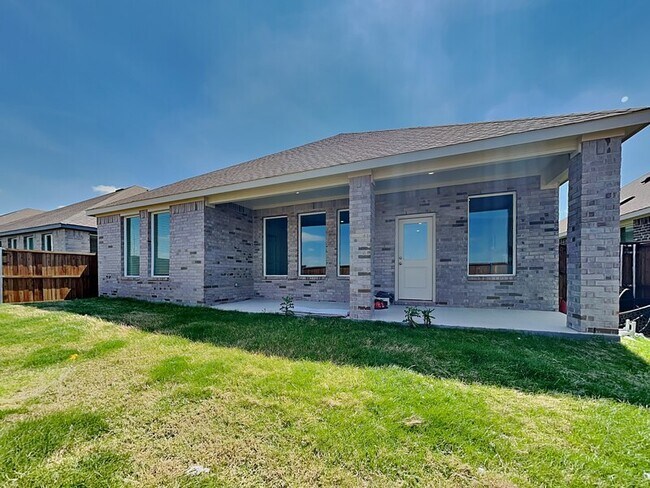 Building Photo - 2605 Conroe Rd