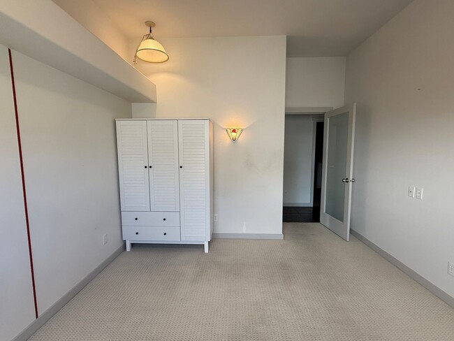Building Photo - Now renting 3 bedroom House