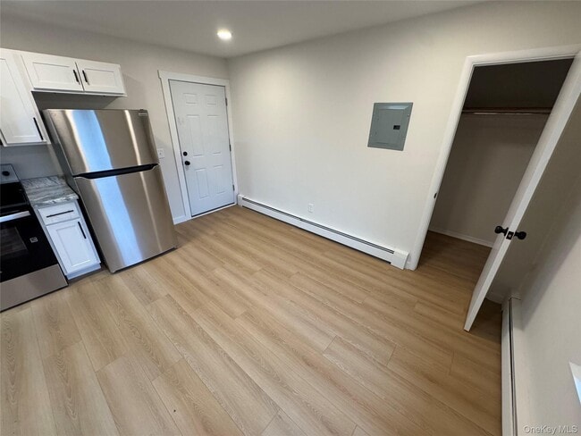 Building Photo - 98 E Market St