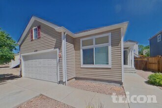 Building Photo - 8359 Silver Glen Dr