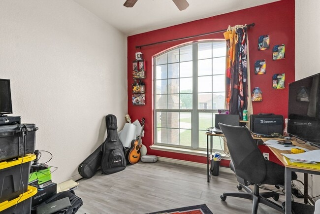 Building Photo - Single Family Home