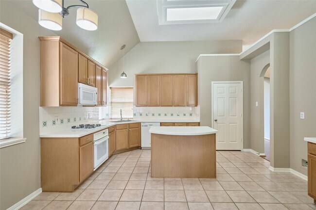 Building Photo - 15810 Ashton Hills Dr