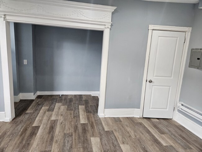 Building Photo - 16 S 50th St